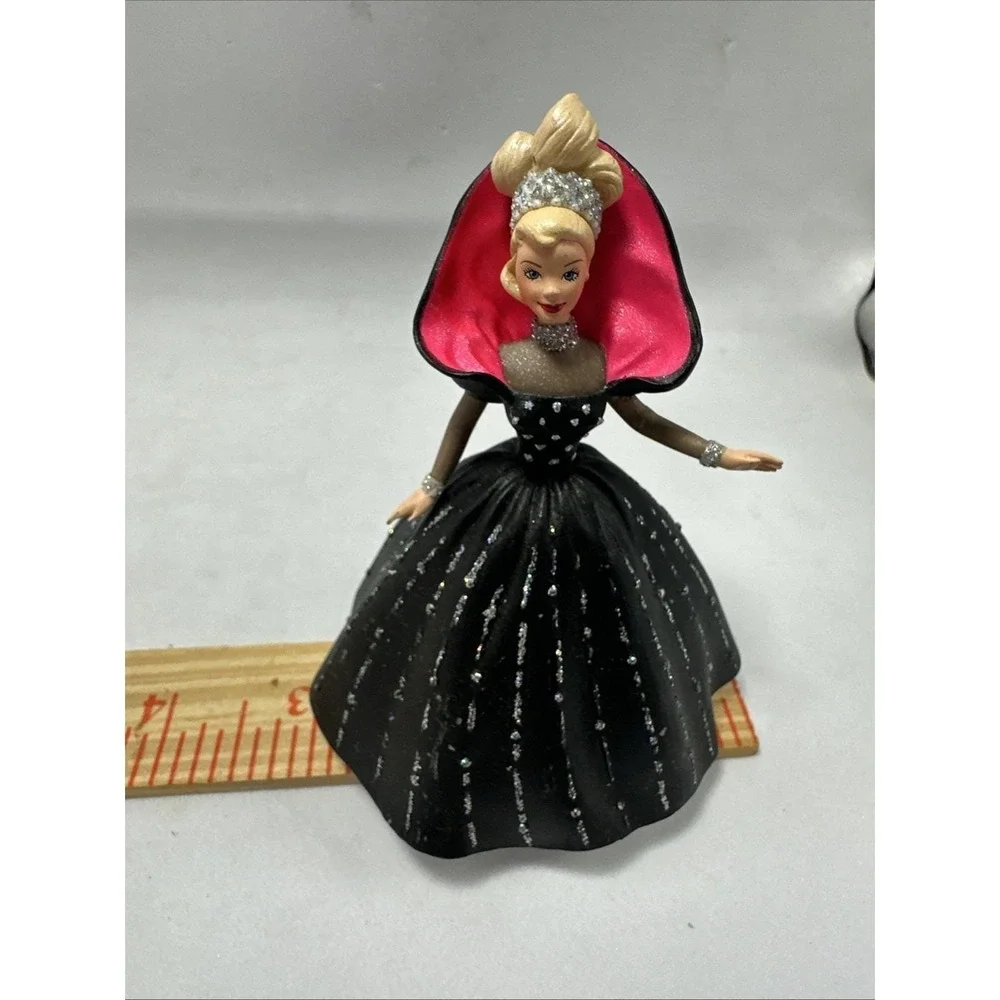 1998‎ Holiday Barbie Ornament Hallmark Keepsake Doll Christmas Tree Decoration